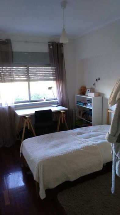Apartamento T4 ao Jardim da Carreira