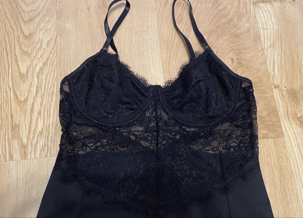 czarna sukienka maxi