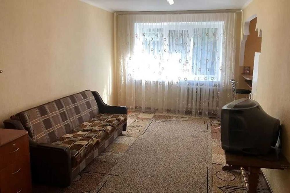 2х кімнатна на вул.Інститутській, 2й поверх, 47м2. Гарний стан!
