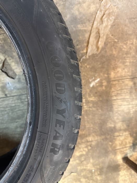 Sprzedam bardzo ładne opony całoroczne 225/50R17