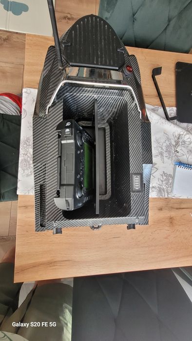 Łódka zanętowa v080