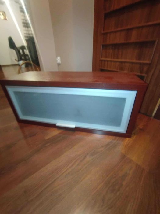 Witryna z mleczną szyba