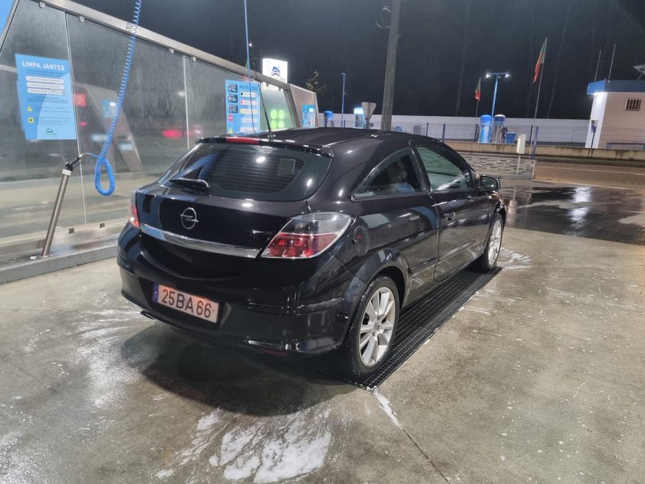 Opel Astra H  GTC 1.9CDTI