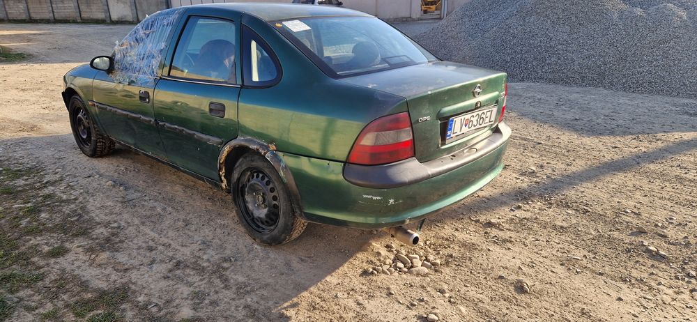 Опель вектра В бензин на запчасті або цілком