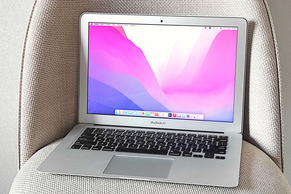 MacBook Air 13 (Core i5, 8/256ГБ, АКБ 6-8 годин) Ноутбук Apple 2017