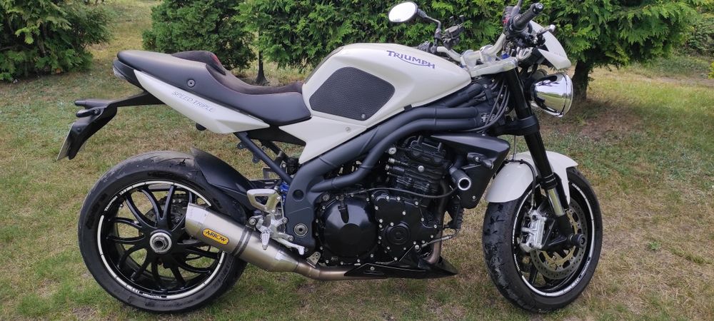 Triumph speed triple 2010
