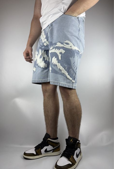 Джинсові Шорти Lacoste у розмірах 36, 38, 40, 42, 48.