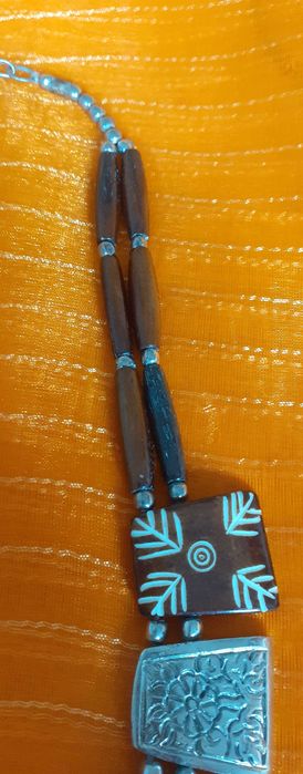 Colar de origem africano