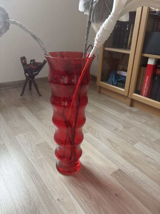 Wazon czerwony szklany