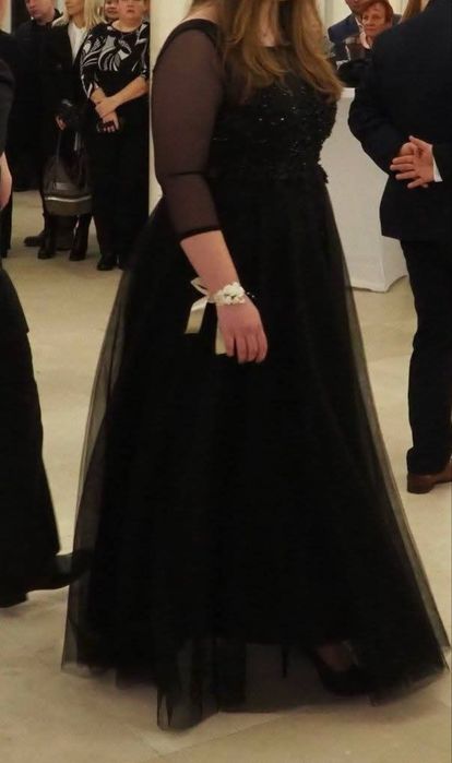 Sukienka balowa na studniówkę z tiulem