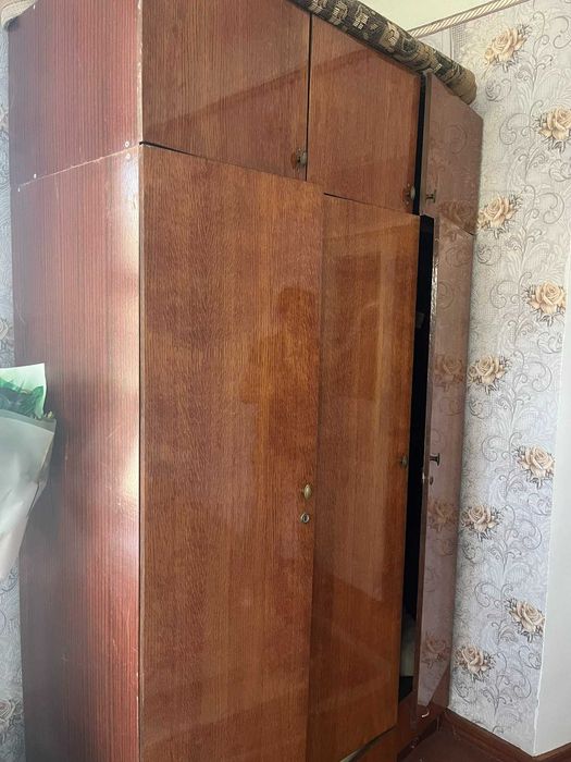 Продам два шкафа