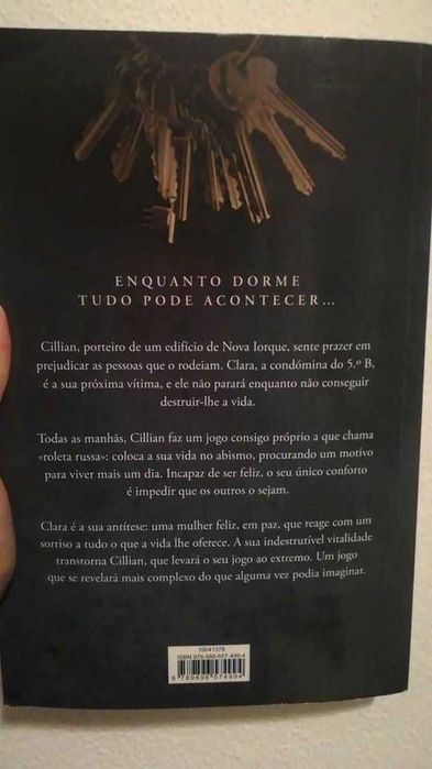 Vendo livro usado - Enquanto dormes