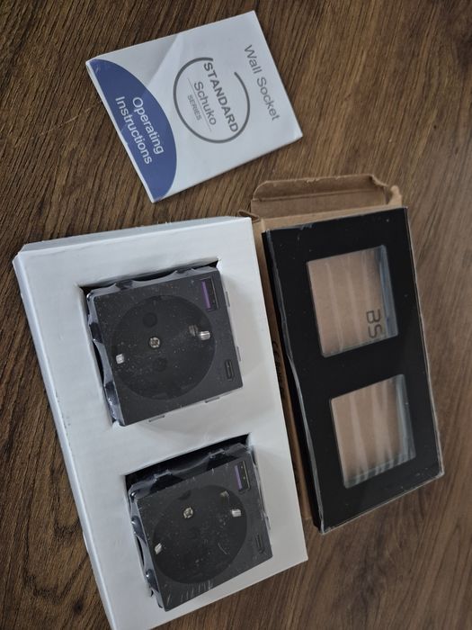 Tomada de Parede Dupla