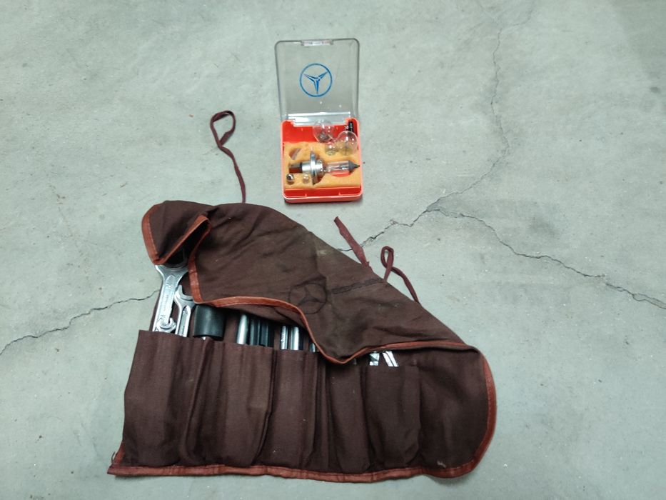 Kit de Ferramentas Original Mercedes-Benz R107 500SL Completo