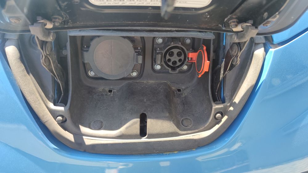 Nissan leaf 2012