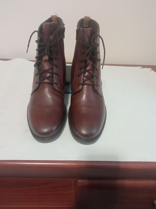 Нові шкіряні Jasper Conran. Р. 43