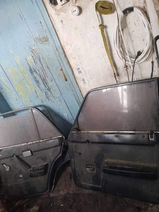 Продам двері ваз 2105-07