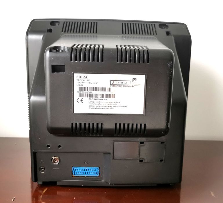 35 cm TV + Universal Remote Control + Wall-Mount TV Bracket64751967159811123