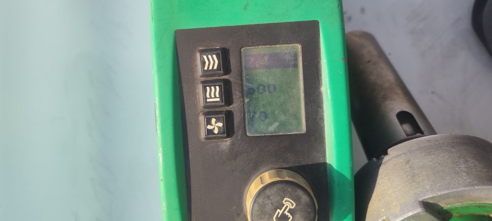 Автоматичний зварювальний апаратдля мембрани leister VARIMAT V2.