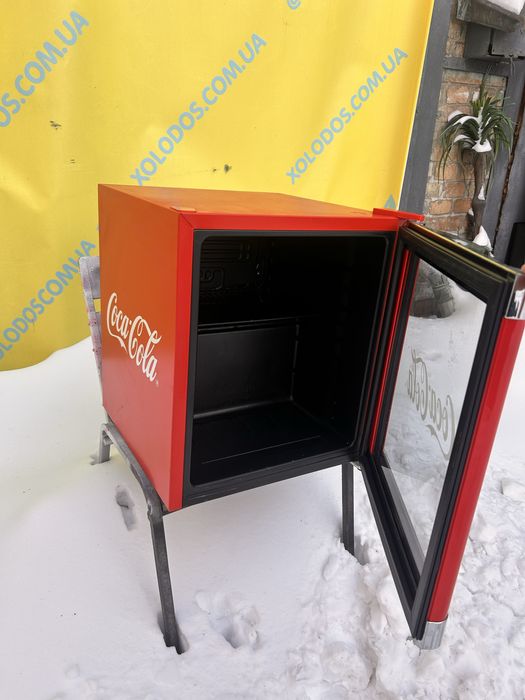 Барный холодильник  Витрина в кафе Ретро холодильник б/у