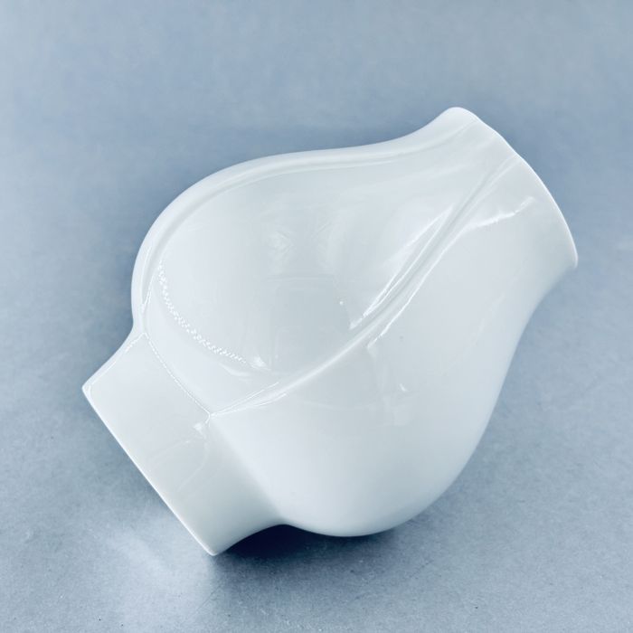 lata 70/80-te piękny designerski biały wazon porcelanowy