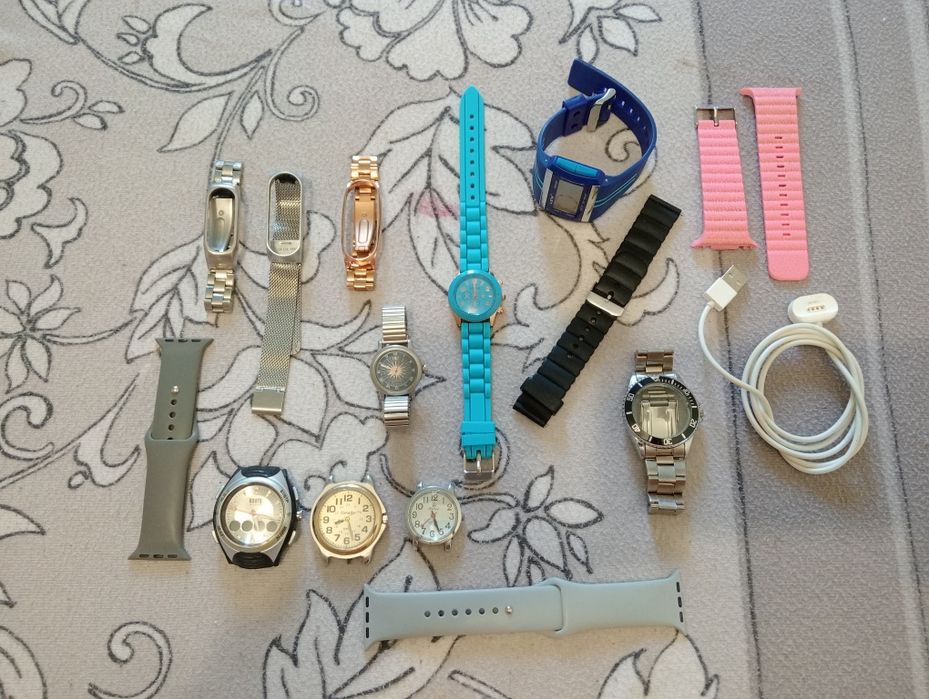 Ремешки , часы .