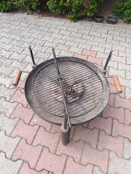 Gril ogrodowy metalowy