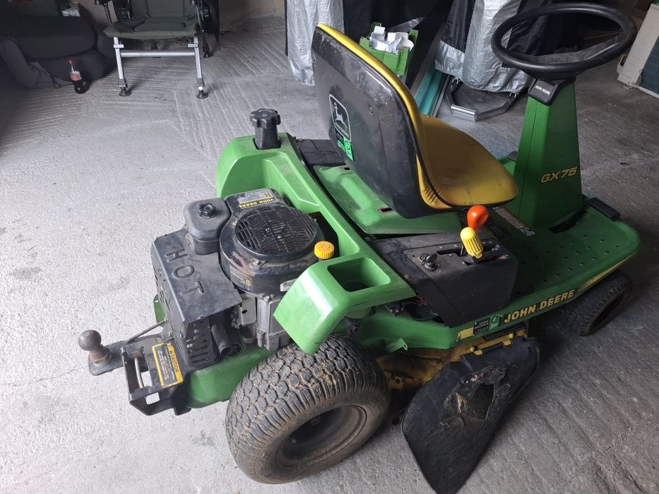 Kosiarka traktorek John Deere GX75