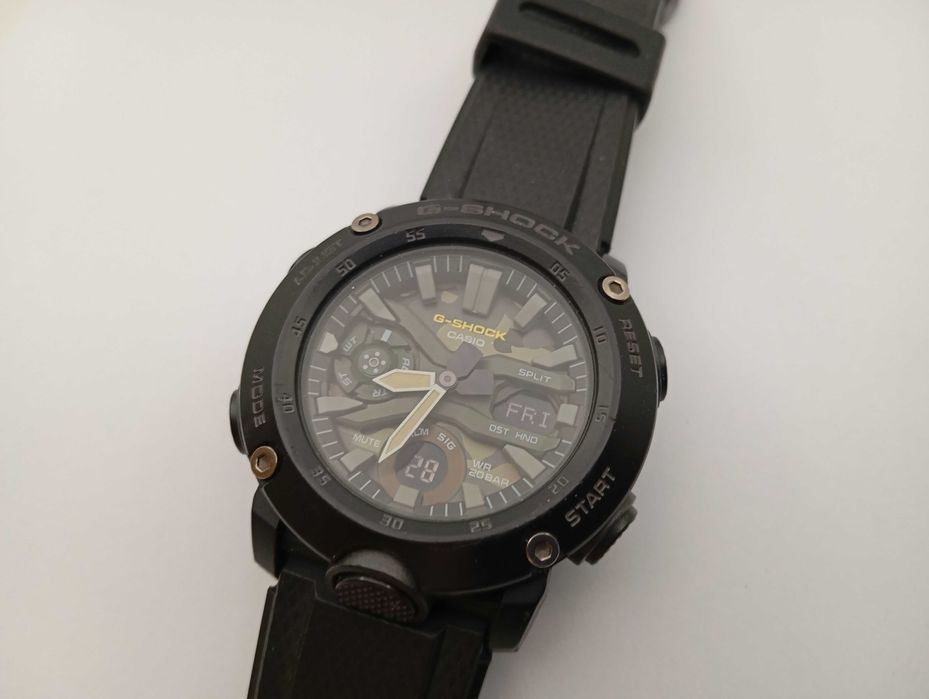 Zegarek Casio G-Shock GA-2000SU-1AER