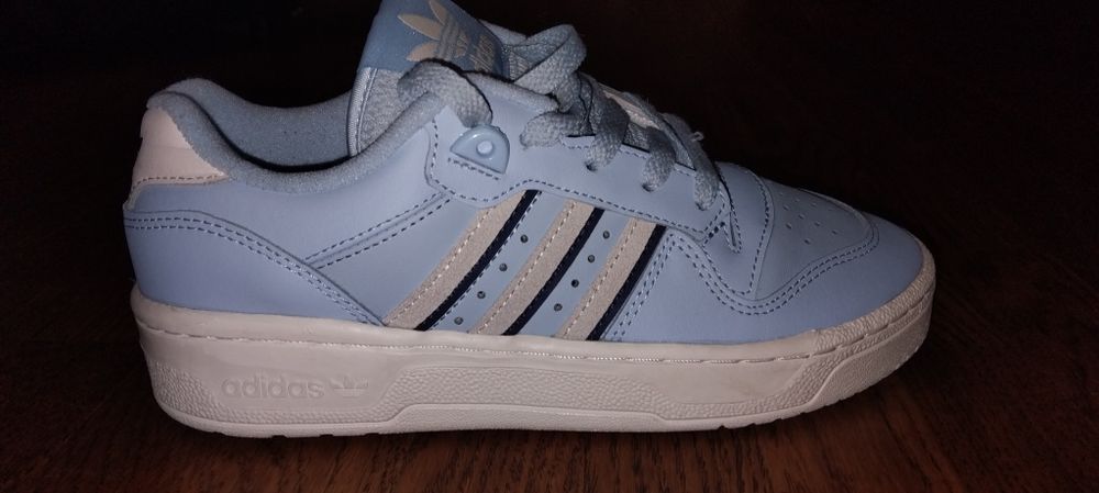 Кросівки adidas оригінал