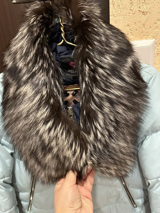 Продам куртку з натуральним хутром