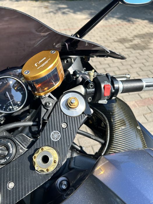 Yamaha R1 RN12 2005 – 19 tys. km, dodatki Rizoma + Power Commander 5