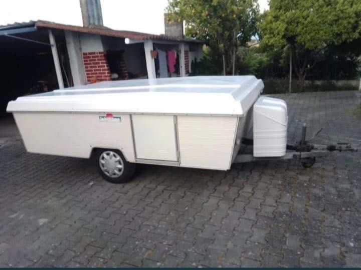Caravana com avançaado