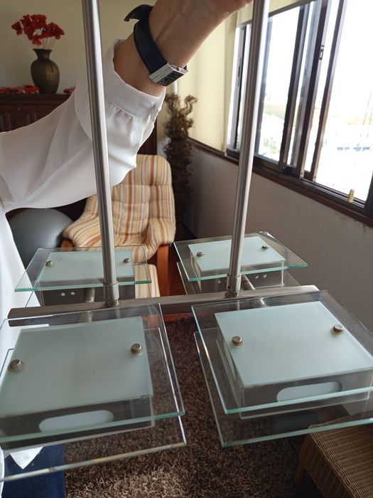 Candeeiro de pé ajustável, de tecto e de parede