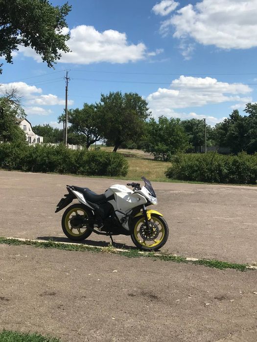Мотоцикол ліфан кпр 200