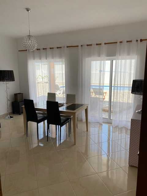 moradia c/piscina privada Armaçao pera/Algarve/400metro ditancia praia