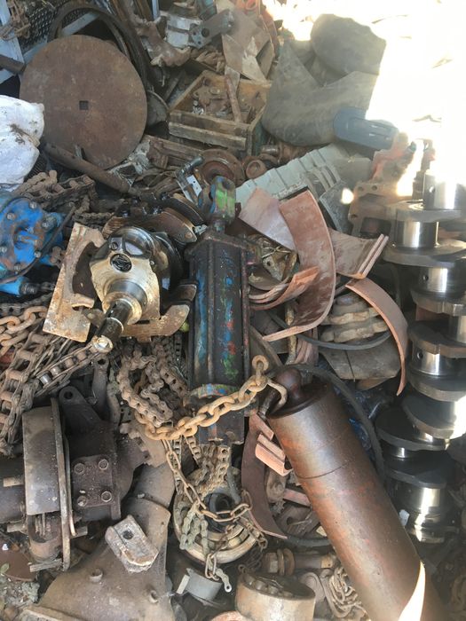Продам запчастини до різних тракторів 80-90р.