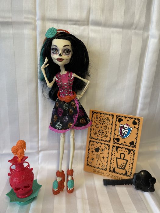 Лялька Монстер Хай Скеліта Калаверас, серія Мистецький Клас