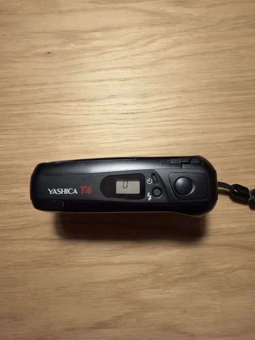 Yashica T4 – kultowy kompakt z obiektywem Carl Zeiss T*