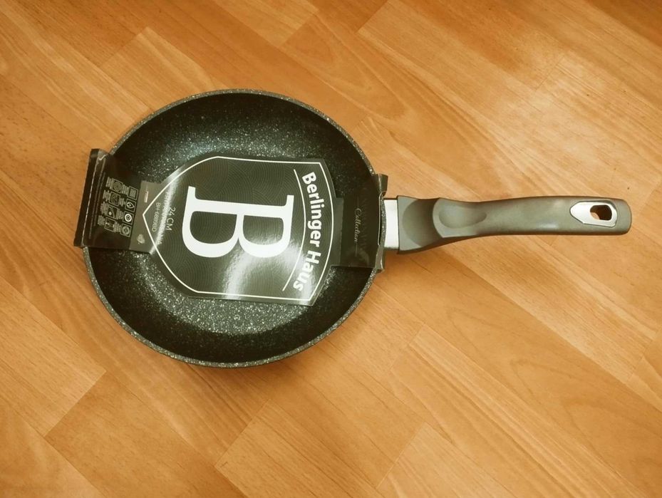 Patelnia Berlinger Haus Carbon Pro czarny 24 cm