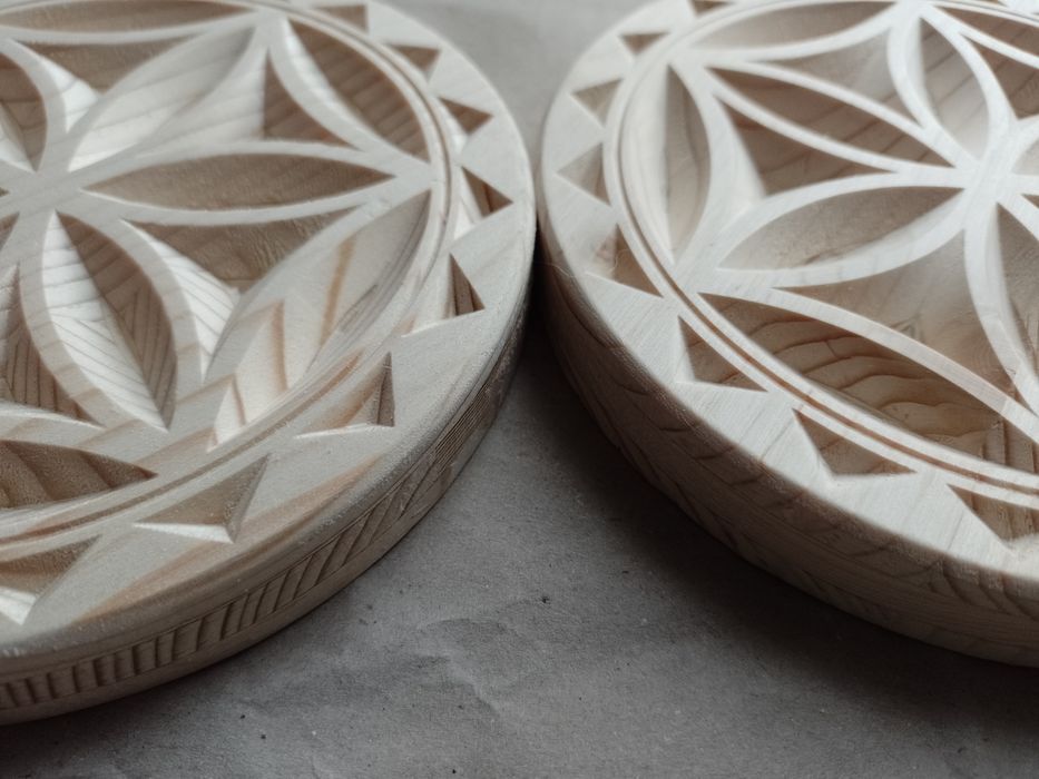 2x Drewniana rozeta. Średnica 15cm.