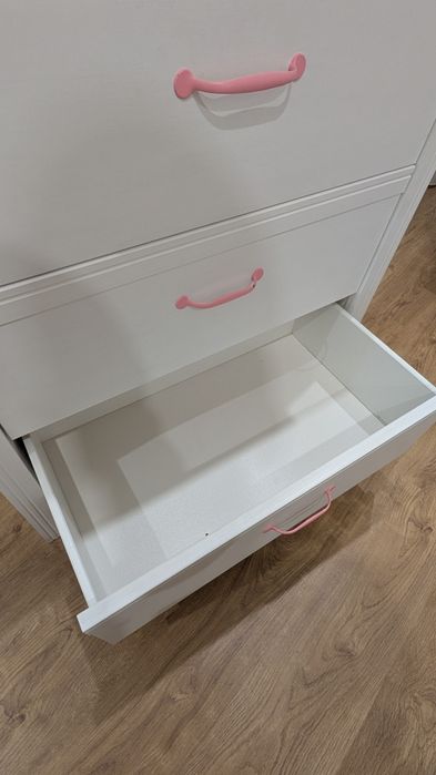 Cómoda IKEA em ótimo estado