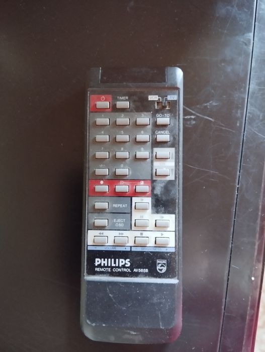 камера Samsung 8 mm V-U12 не робоча, відеомаг Phillips VR6448/95,кофр