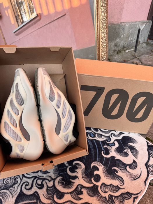 Adidas yeeze 700 v3 Azael