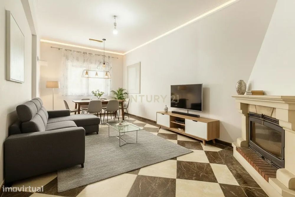 T2 Remodelado em Corroios com arrecadação 30m2| Conforto|Comodidade