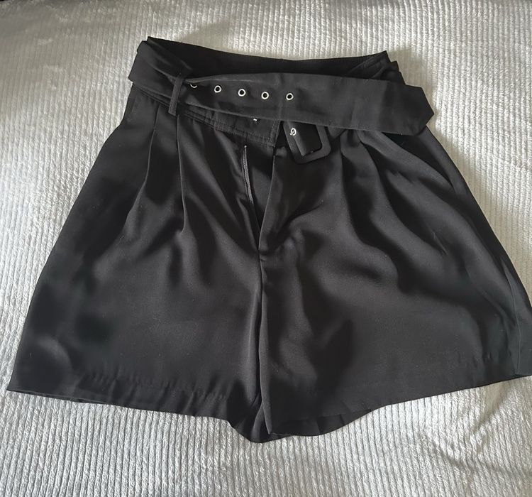 Шорты Stradivarius