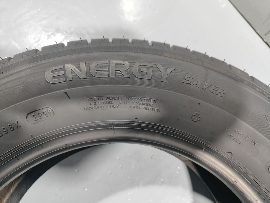 2 pneus semi novos Michelin 205-65R15 - Oferta dos Portes