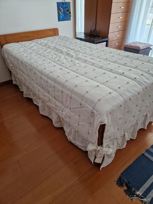 Vendo cama com segunda cama e Roupeiro