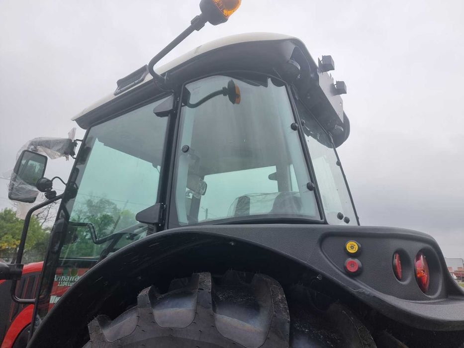 Трактор ArmaTrac 1104 LUX Пневма навес 5т 2 вани Perkins ZF 16+16 АРК