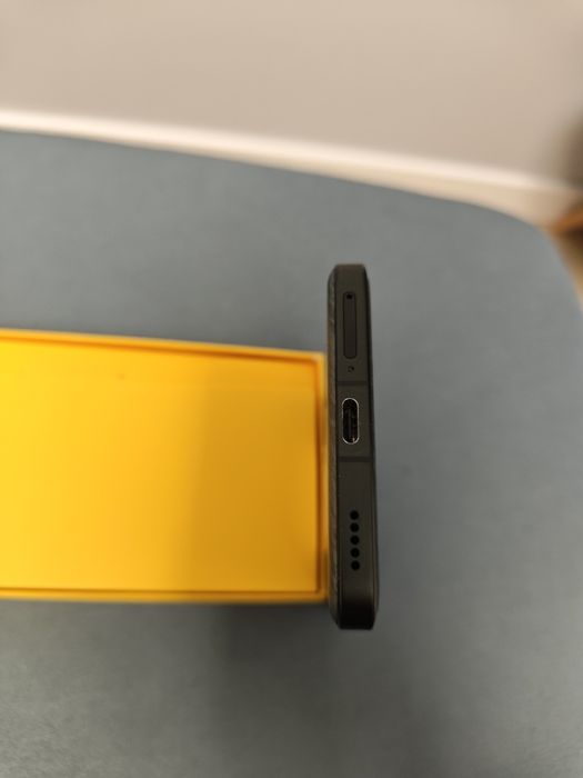 POCO F6 PRO 12GB ram 256GB rom